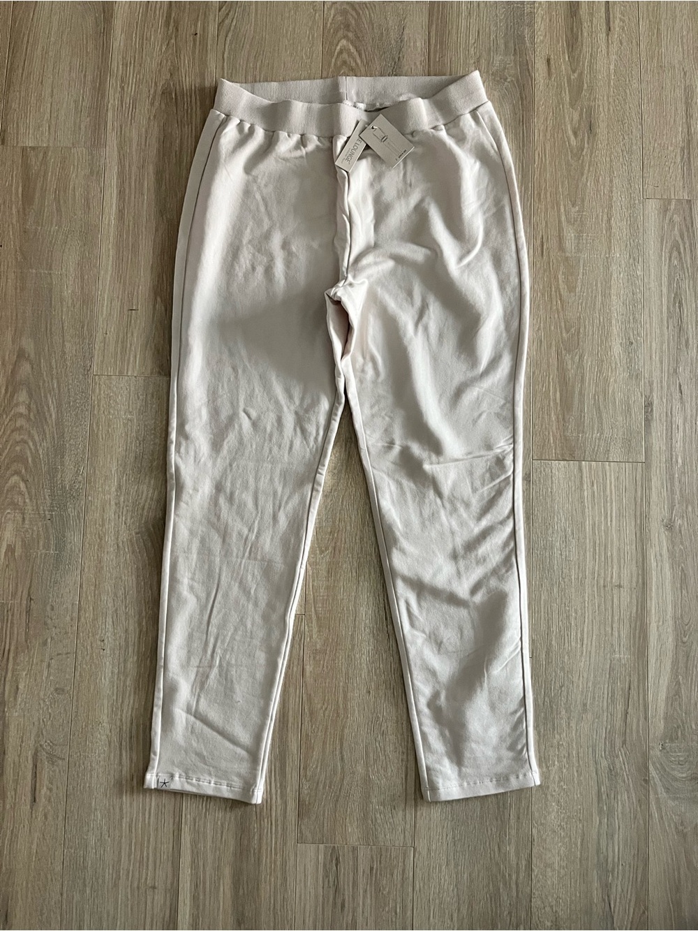 NWT Barefoot Dreams Women’s CozyChic Ultra Lite Everyday Pants Beige Medium Tall